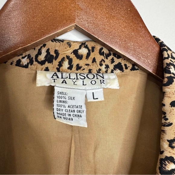 Vintage 90s 100% Silk Animal Leopard Print Structured Short Sleeve Blazer Top L - Picture 2 of 6